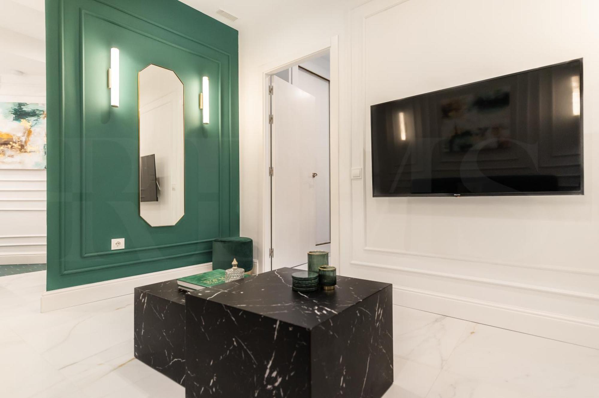 Apartment Glamorous Flat In The Heart Of By Rems Málaga